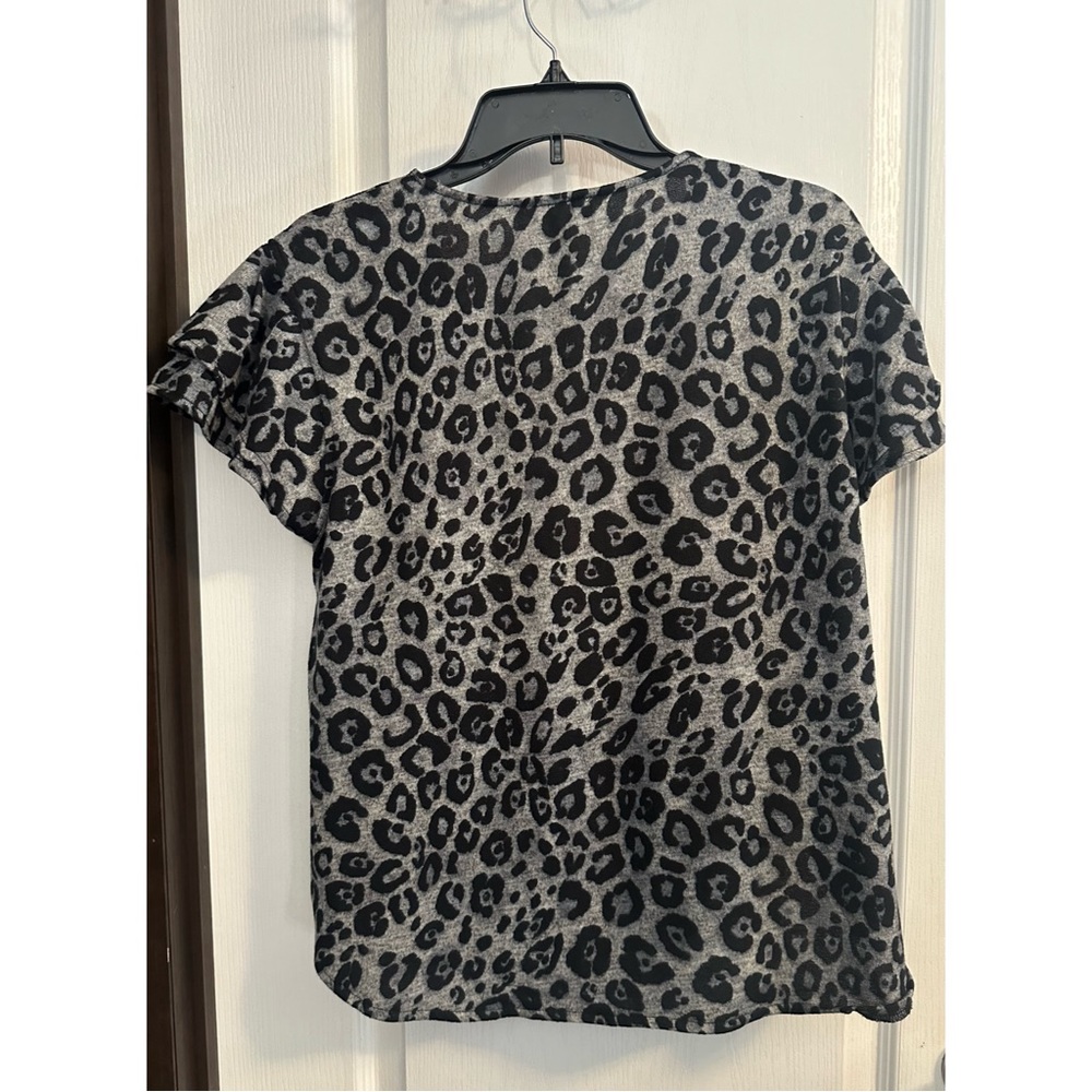 Savannah Jane casual leopard print with embroidered flowers shirt - Picture 2 of 6